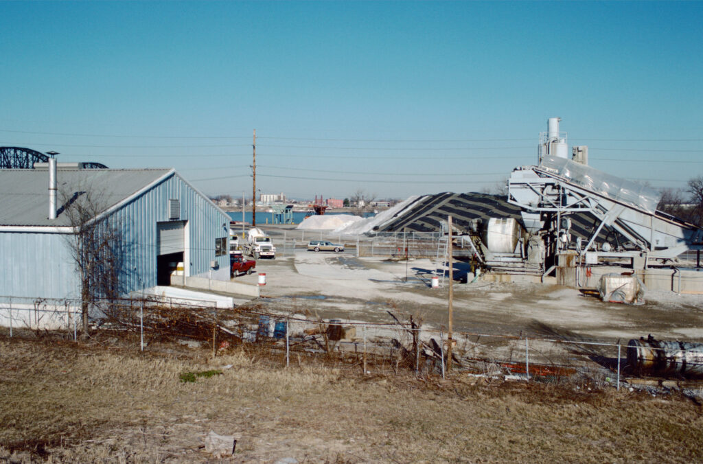 88a081 Holloway Ready-Mix plant and Riverway Louisville Terminal on River Road (9767236716)
